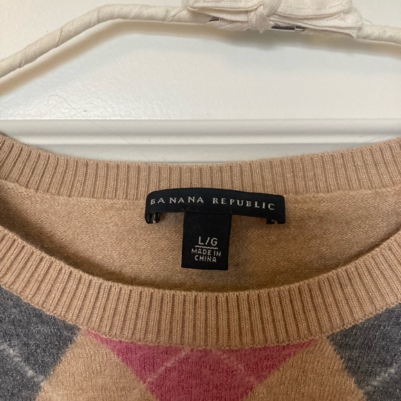 Banana Republic Argyle Crop Top in Tan, Pink, and Gray - Picture 3 of 3